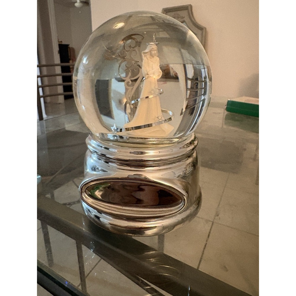 Things Remembered Angel Musical Snow Globe Silver Base Plays Mozart Lullaby Work